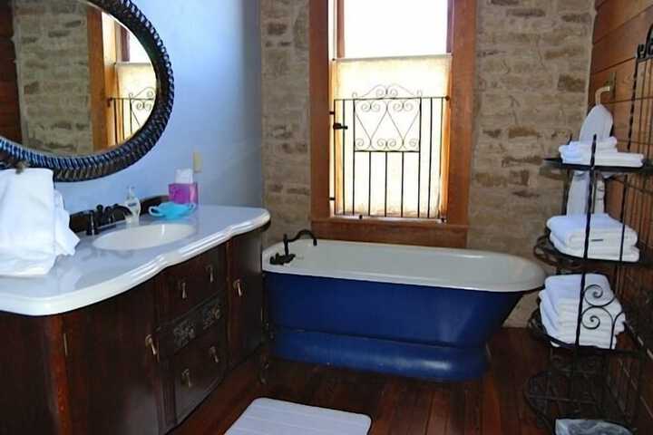 Room 43 of 74