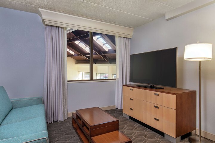 Room 18 of 42