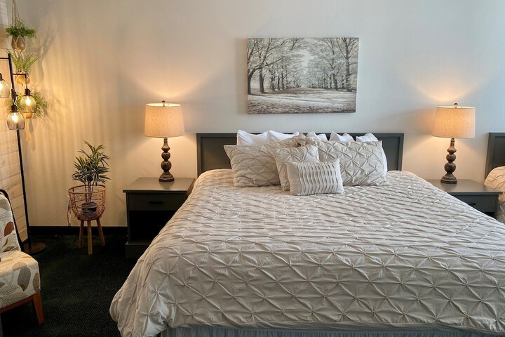 Room 70 of 79