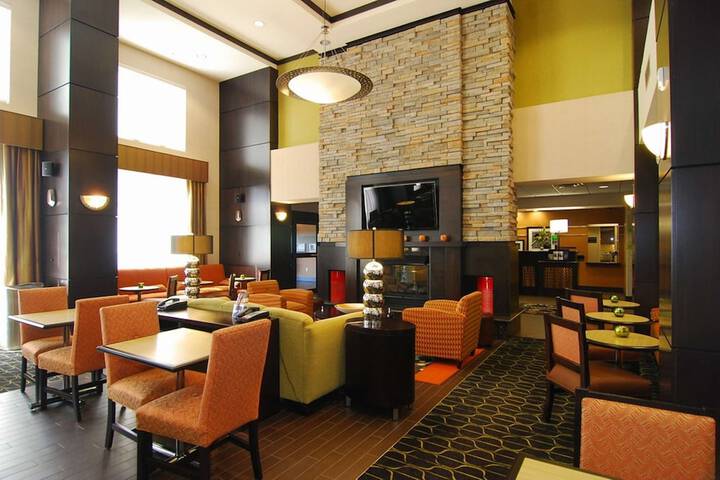 Hampton Inn & Suites Tulsa / Catoosa
