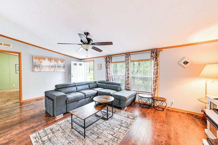 Kuttawa Vacation Rental w / Smart TV Near Marinas!