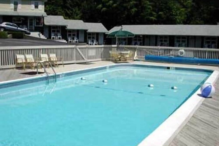 Pinebrook Motel