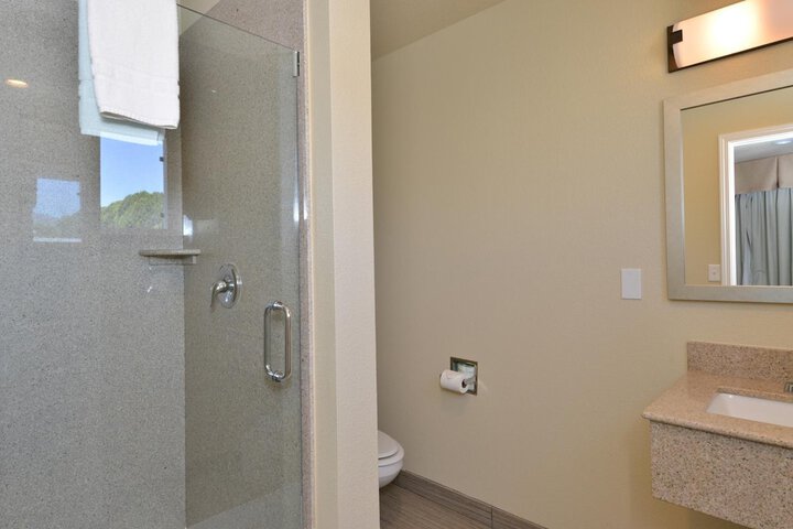 Room 19 of 38