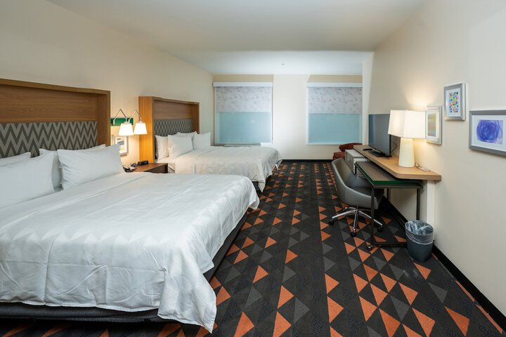 Room 33 of 69