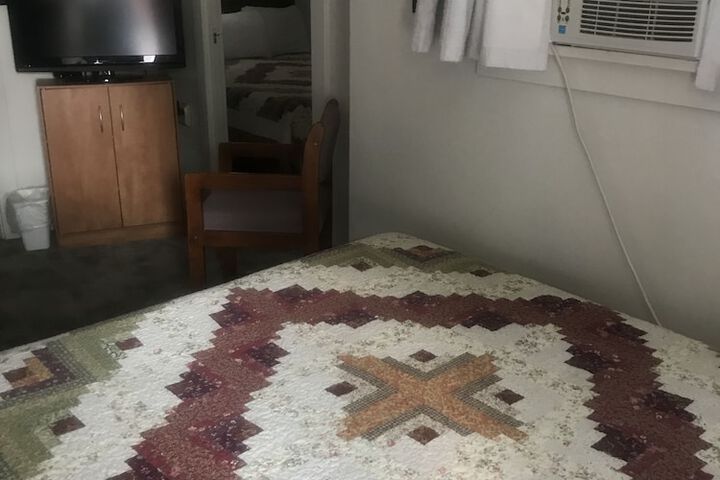 Chalet Motel