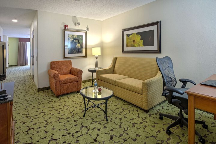 Room 16 of 34
