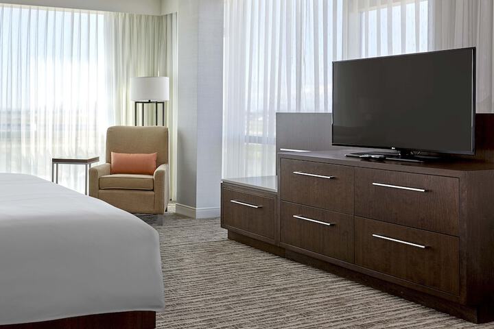 Calgary Airport Marriott In-Terminal Hotel