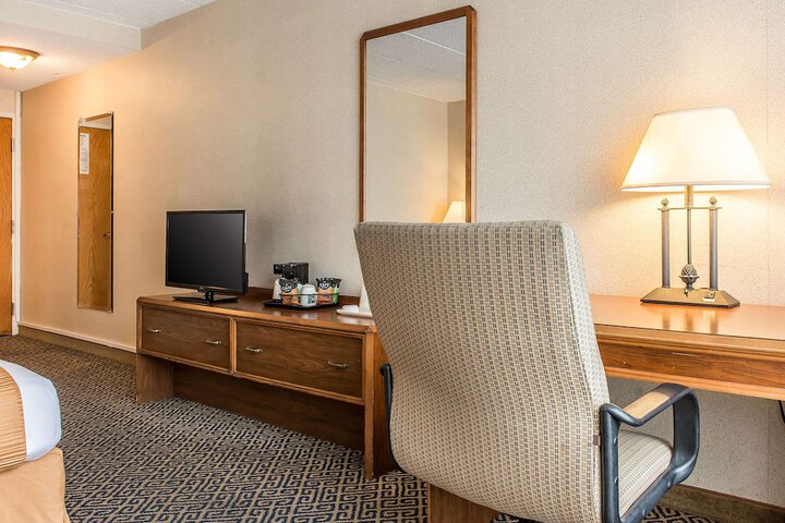 Room 22 of 35