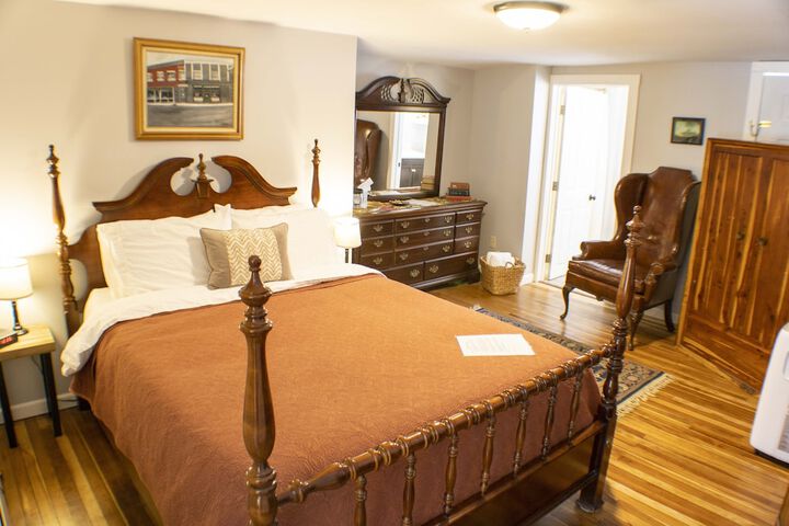 Room 8 of 38