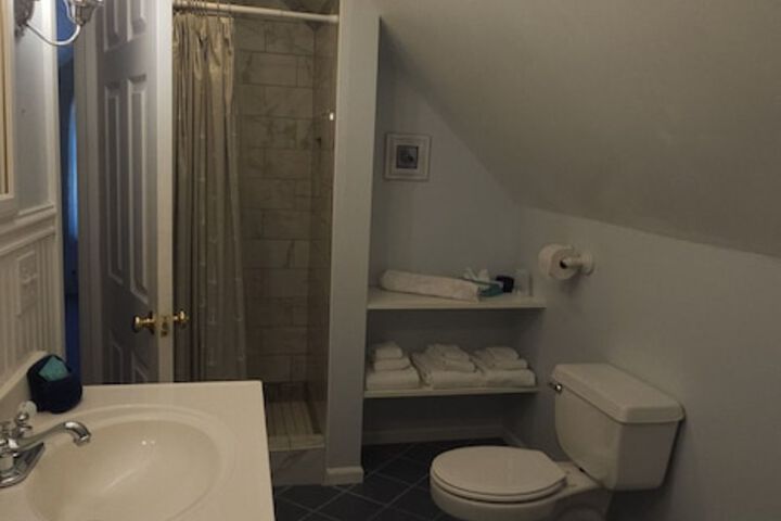 Room 111 of 125