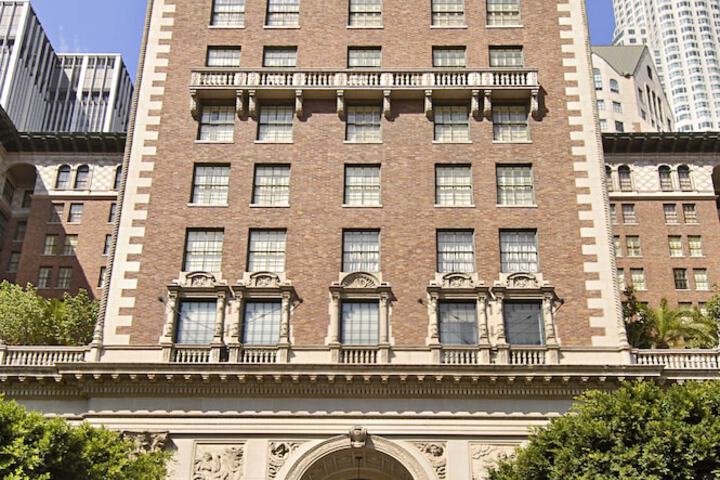 Hotel 4 of 101