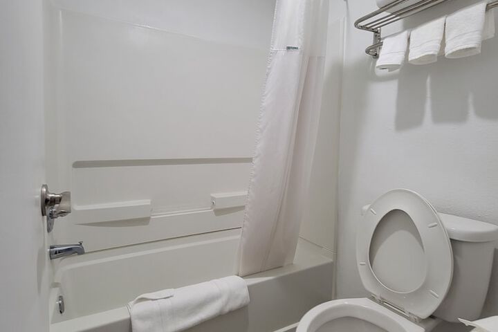 Room 13 of 26