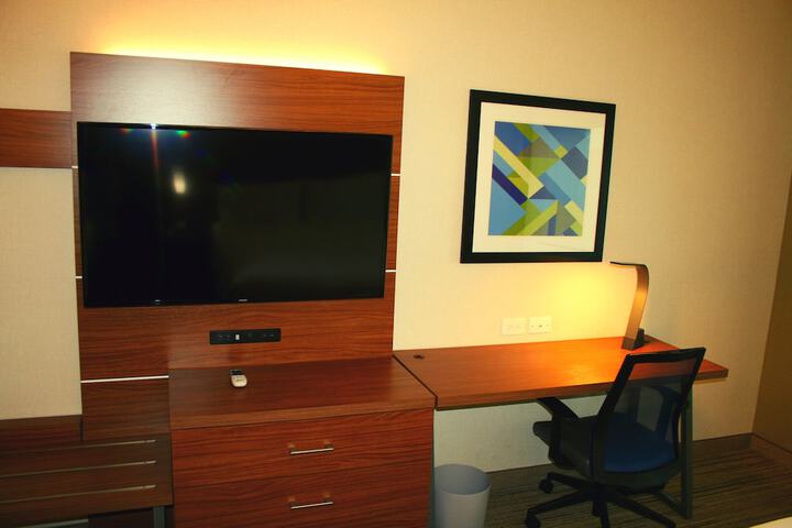 Room 13 of 34