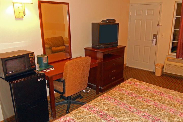 Room 11 of 15