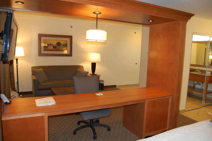 Room 28 of 67