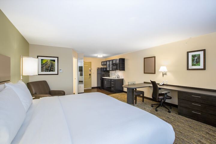 Room 19 of 38