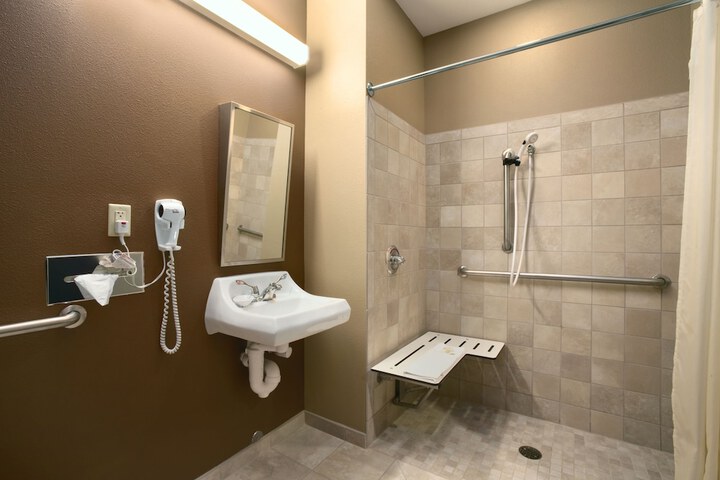 Room 15 of 23
