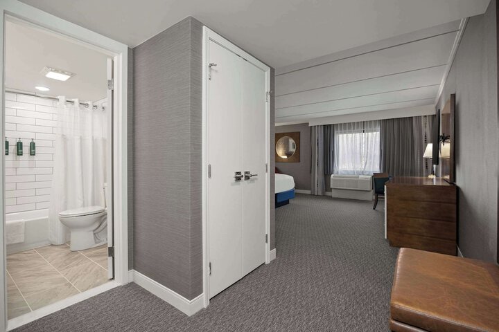 Room 22 of 66