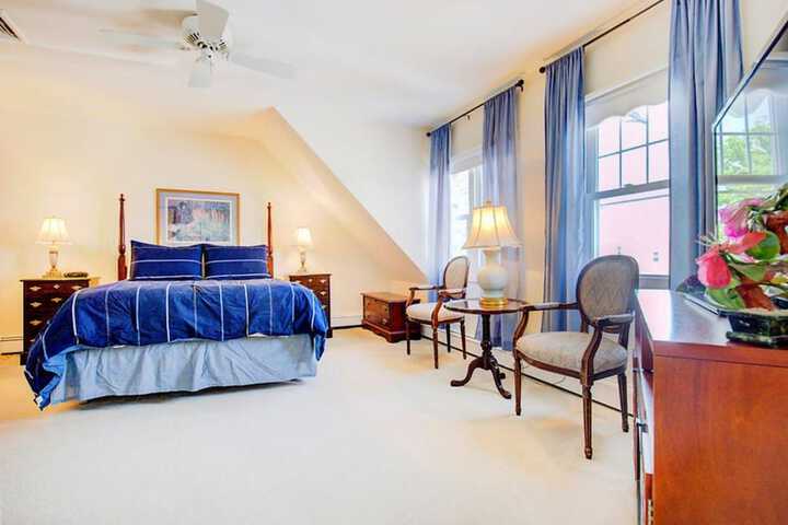 Room 89 of 191