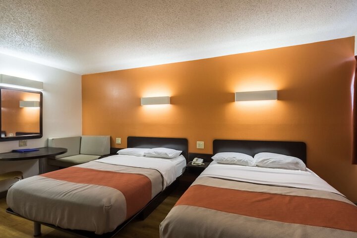 Room 14 of 40