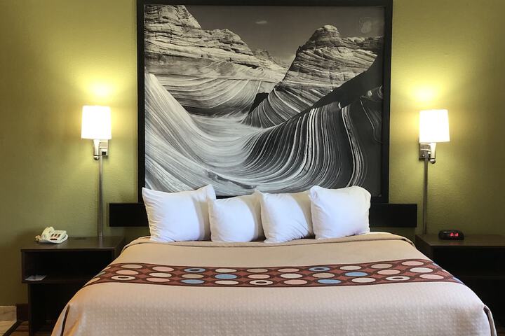Super 8 by Wyndham S Jordan / Sandy/Slc Area