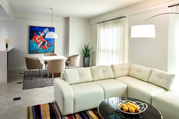 Hotel Colonnade Coral Gables Autograph Collection