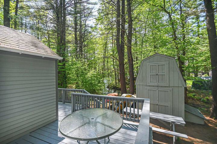Cottage by the Pond The Perfect Cozy Escape!