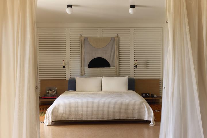 Room 25 of 79