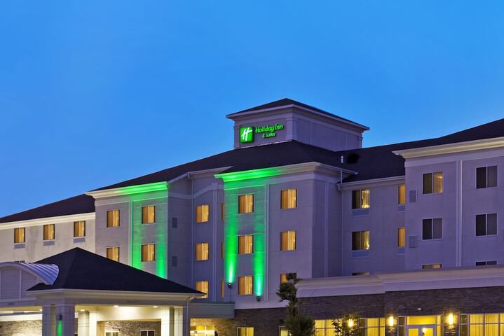 Holiday Inn Bloomington-Airport by IHG
