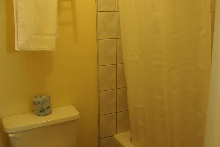 Room 32 of 39