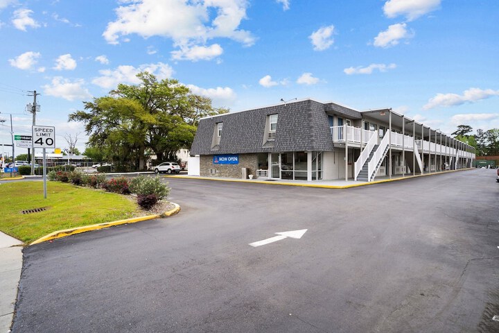 Hotel 5 of 60