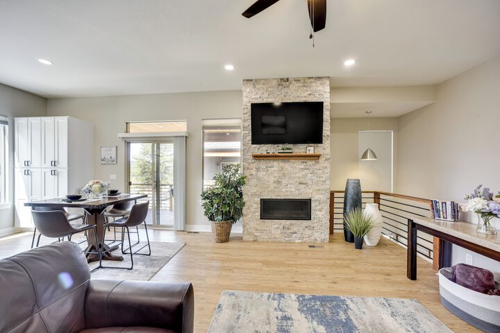 Dtwn Woodland Park Townhome w / Covered Deck