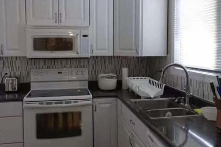 YK Aurora B & B