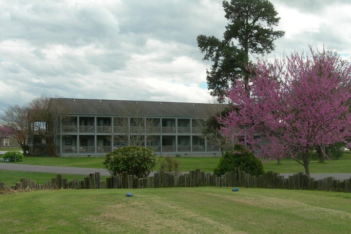 Baneberry Golf and Resort