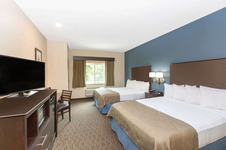 AmericInn by Wyndham Humboldt