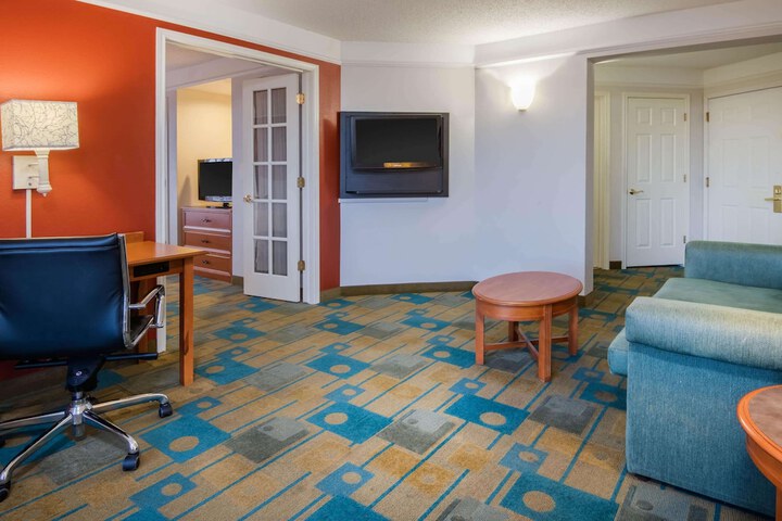 Room 34 of 47