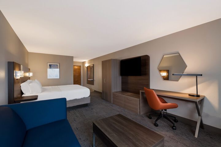 Room 44 of 92