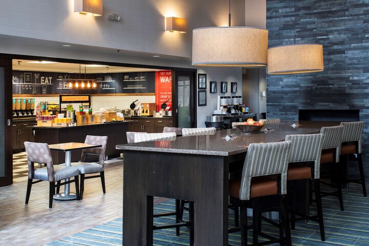Hampton Inn & Suites Chicago / Lincolnshire