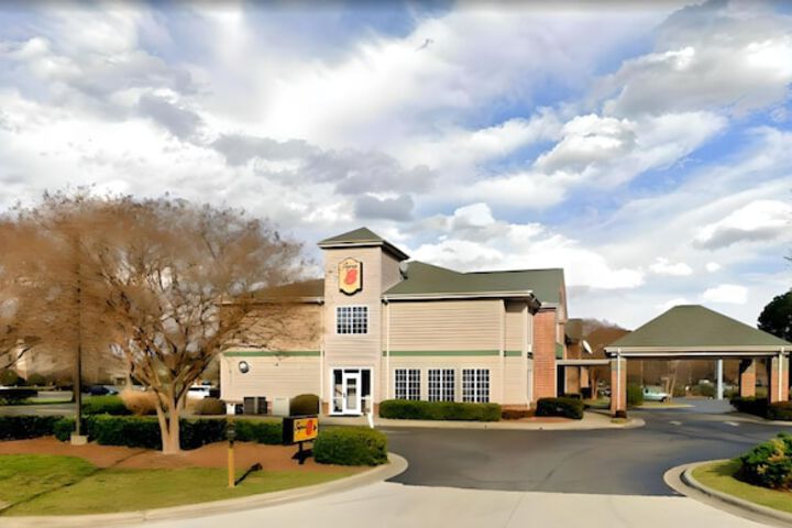 Super 8 by Wyndham Smithfield / Selma