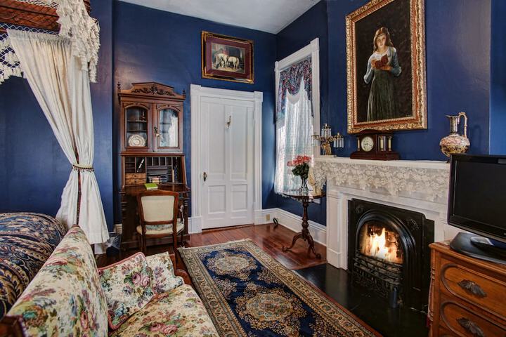Room 45 of 162