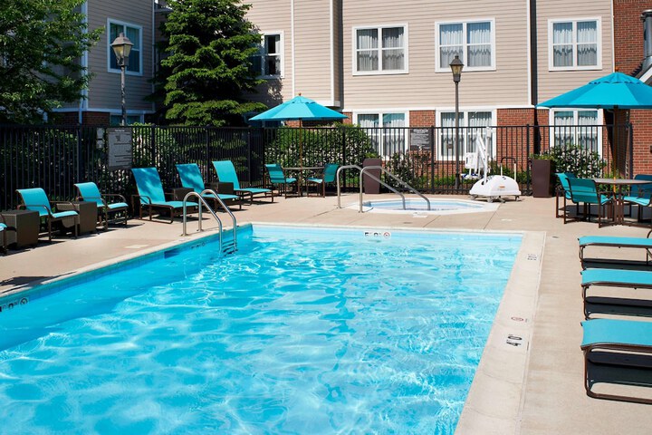 Sonesta ES Suites Chicago Waukegan Gurnee