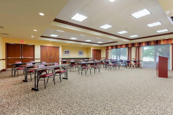 Comfort Suites Charleston West Ashley