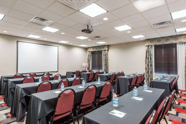 Wingate by Wyndham Lake Charles Casino Area