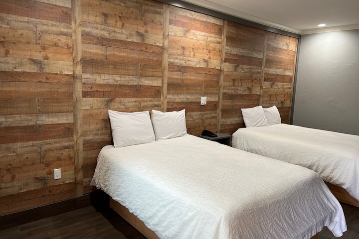 Room 15 of 23