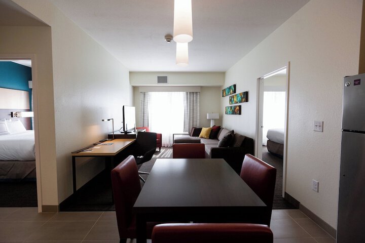 Room 17 of 34