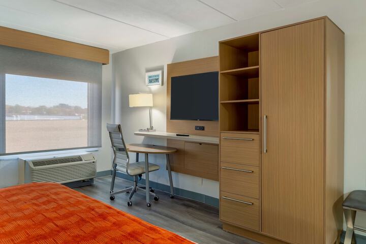 Room 6 of 31
