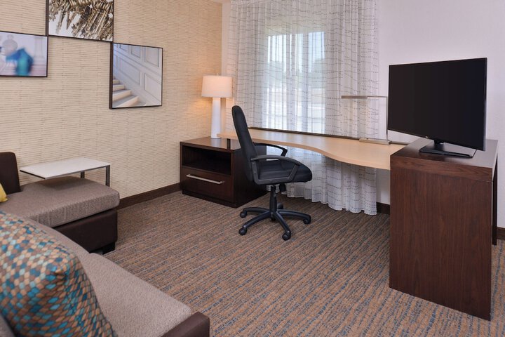 Room 27 of 42