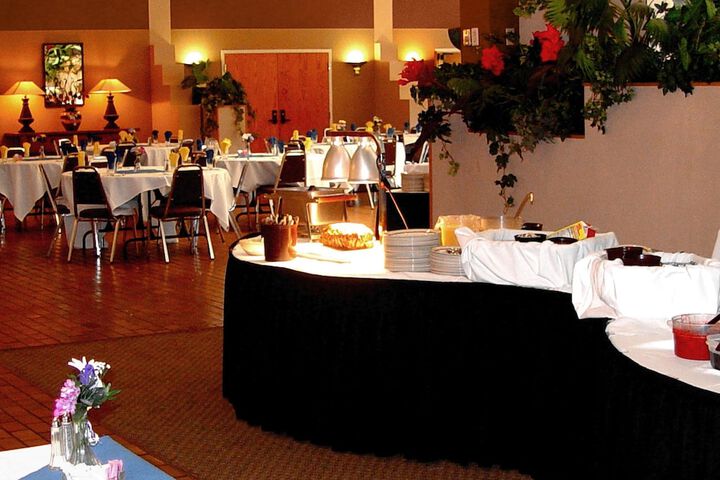 Ballroom/Hall 42 of 43