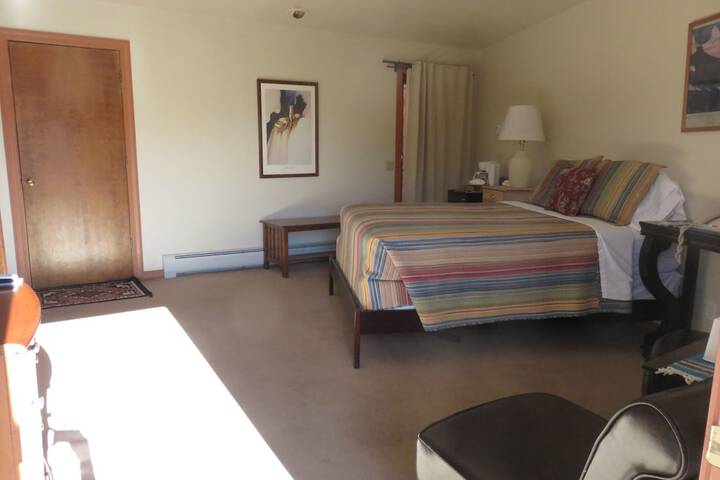 Room 6 of 14