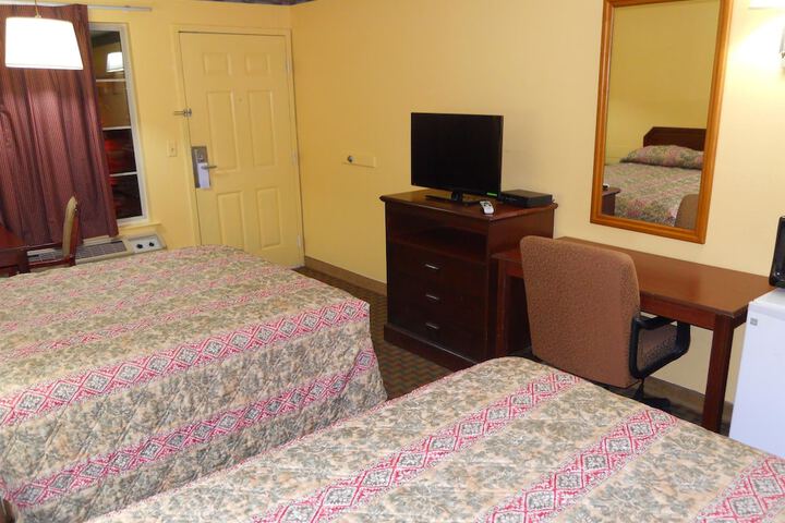 Room 8 of 15
